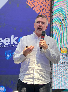 Paulo H. at a lecture